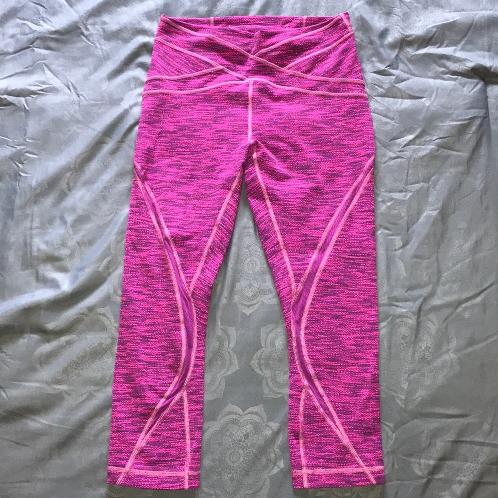 Like new, Lululemon Free Flow Crop